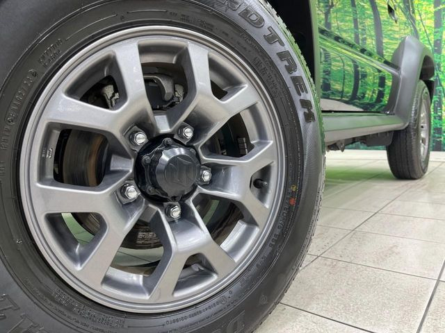 【純正15インチアルミホイール】外観にマッチした純正アルミホイールを装着しております。各種社外アルミホイールや、スタッドレスタイヤも取扱いしております。是非ご相談ください♪
