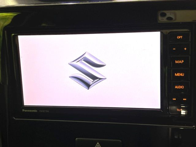 �y�����i�r�z�l�C�̏����i�r�𑕔����Ă���܂��B�i�r�̎g���₷���͂������A�I�[�f�B�I�@�\���[��!�L�����v�◷�s�͂������A�ʋ΂┃�����ȂǕ��i�̃h���C�u���y�����Ȃ�͂���