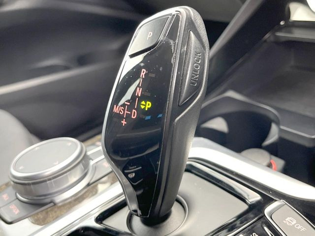 ��MT���[�h�t��AT:�ʏ�͎����ł����Ȃ���ϑ�(�M�A�`�F���W)���h���C�o�[�̑���ɂ���ĈӐ}�I�ɕς�����V�X�e���ł��B����w���i�̃h���C�u�����y���݂��������܂�!