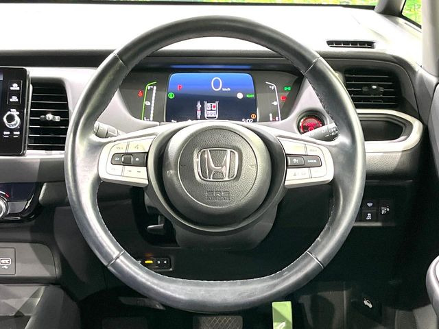 �y�����v�����X�e�A�����O�z�㎿�Ȋv���g�p���邱�ƂŁA��ɂ����������݂ƂĂ��^�]���₷���n���h���ł���