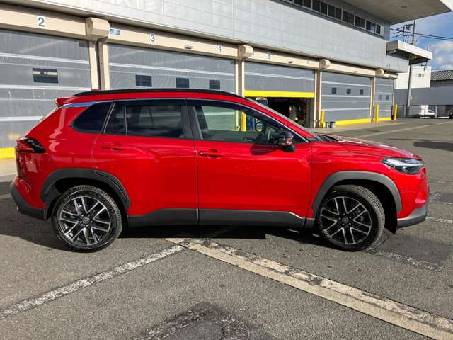 �C���e���A�́A�C���X�g�������g�p�l������h�A�g�����ɂ����ĘA�����̂���f�U�C���Ŏ�����ԂɍL���肪��������ق��A�����Ɩ��͑S��LED���̗p����ȂǁA�J�W���A���ȕ��͋C�̒��ɁA�㎿���������ꂽ����