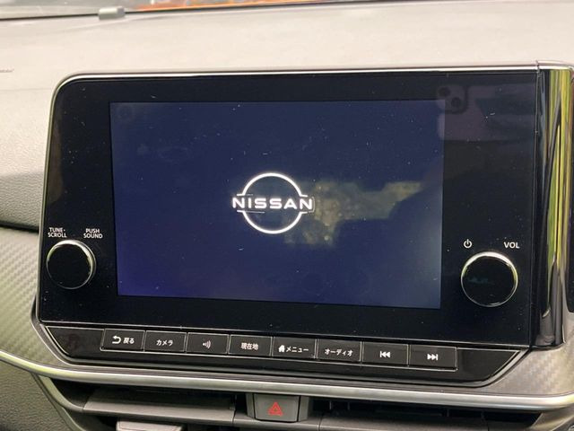 �y���[�J�[����8�^�i�r�z�C���e���A�ɗn�����ރX�^�C���b�V���ȁu��p�݌v�v���[�J�[�i�r�𑕔��􎋔F���⑀�쐫�ȂǊ�{���\�ɂ��D��A���㎿�ȃJ�[���C�t�����y���݂��������܂��B