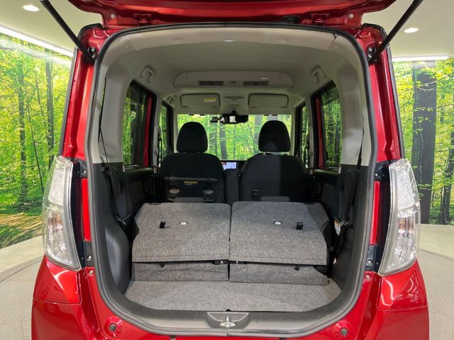 ���i�̂���������ʋ΁A���}���ɏ\���ȉ׎��X�y�[�X���m�ۂ��Ă���܂��B�Z�J���h�V�[�g��|���ƁA�傫�ȉו��̐ύڂ��\�ł���