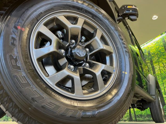 �y����15�C���`�A���~�z�C�[���z�O�ςɃ}�b�`���������A���~�z�C�[���𑕒����Ă���܂��B�e��ЊO�A���~�z�C�[����A�X�^�b�h���X�^�C�����戵�����Ă���܂��B���񂲑��k����������