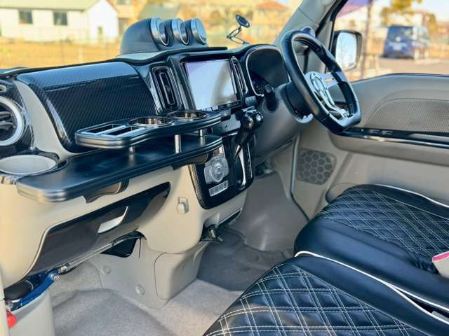 ���X�ł͂��_�񒸂��܂������q�l�Ƀh���C�u���R�[�_�[��K���X�R�[�e�B���O�{�H�ȂǁA���l�i��}���Ă��񋟂����Ē����Ă���܂��B�ڍׂ̓X�^�b�t�܂ł��C�y�ɂ��₢���킹���������܂��B