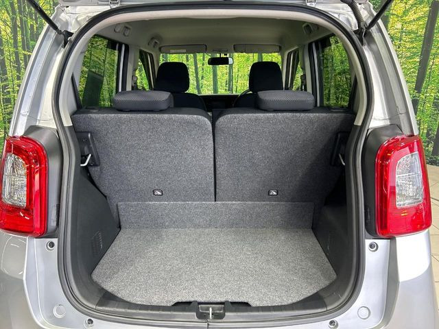 ���i�̂���������ʋ΁A���}���ɏ\���ȉ׎��X�y�[�X���m�ۂ��Ă���܂��B�Z�J���h�V�[�g��|���ƁA�傫�ȉו��̐ύڂ��\�ł���