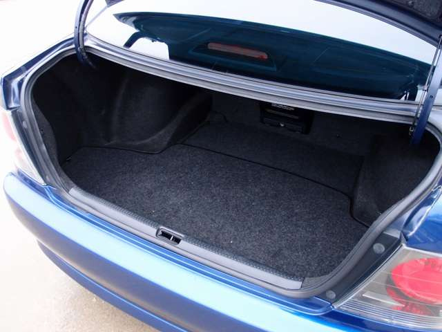 ���Ђ̓h�A�̃q���W����/�e�������/�t���A�}�b�g�ȂǁA�ׂ��ȏ����Y��ɃN���[�j���O�v���܂��B�V�Ԃ��낵���Ă̂悤�ȋP������ԗ������q�l�ɂ��[�Ԃ����Ē����܂��B�������̂��q�l�������S���Ă������������܂�