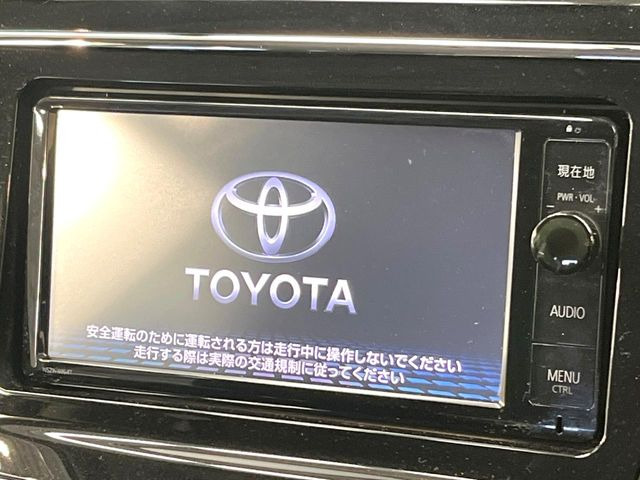 【純正ナビ】人気の純正ナビを装備しております。ナビの使いやすさはもちろん、オーディオ機能も充実!キャンプや旅行はもちろん、通勤や買い物など普段のドライブも楽しくなるはず♪