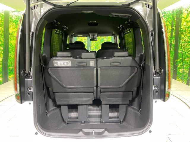 ���i�̂���������ʋ΁A���}���ɏ\���ȉ׎��X�y�[�X���m�ۂ��Ă���܂��B�Z�J���h�V�[�g��|���ƁA�傫�ȉו��̐ύڂ��\�ł���