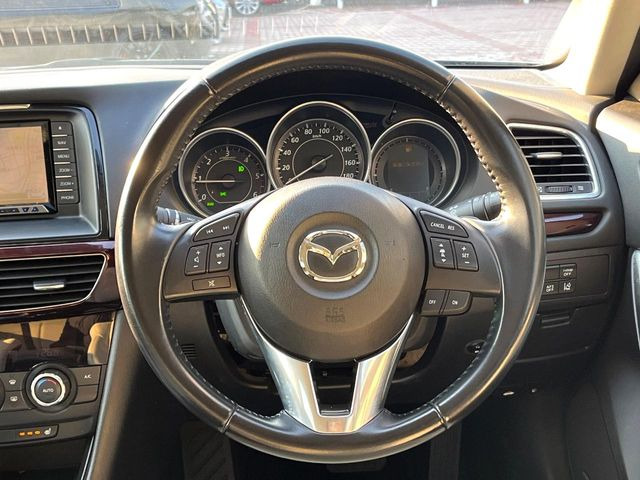 �y�����v�����X�e�A�����O�z�㎿�Ȋv���g�p���邱�ƂŁA��ɂ����������݂ƂĂ��^�]���₷���n���h���ł���