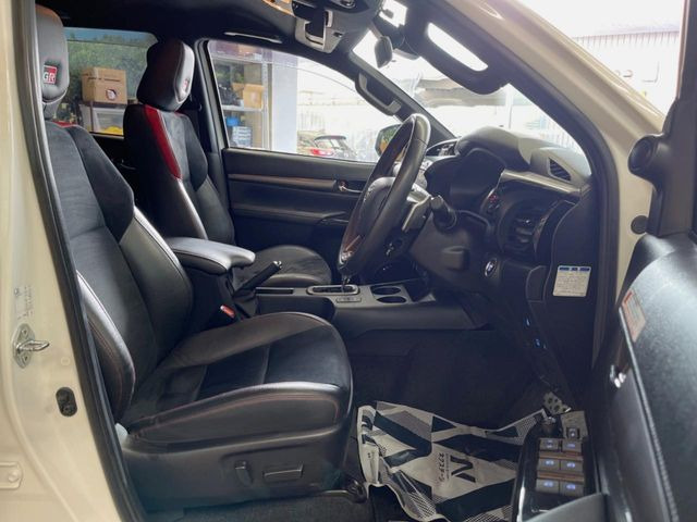 �y��p�X�|�[�c�V�[�g�z�z�[���h���ɗD��A�J�[�u���̑̂������}�����Ă���܂��B�܂��A�̂Ƀt�B�b�g���邩�獘��w�������ɂ����A�����O�h���C�u�⍂�����s�ł����K�ɂ��߂������������܂���