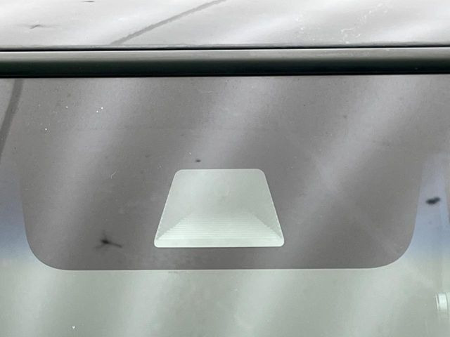 �y�z���_�Z���V���O�z���s���ɑO���̎ԗ�����F�����A�Փ˂������Ȏ��͌x��ƃu���[�L�ŏՓˉ���Ɣ�Q�y�����A�V�X�g�B�����S�Ƀh���C�u�����y���݂��������܂��B