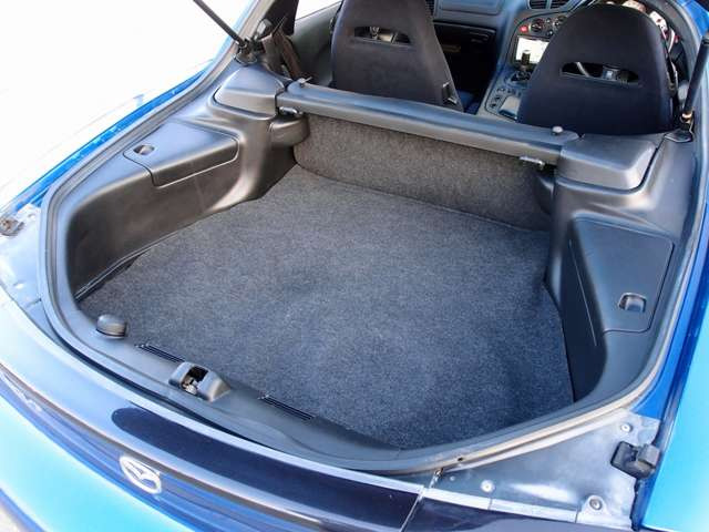 ���Ђ̓h�A�̃q���W����/�e�������/�t���A�}�b�g�ȂǁA�ׂ��ȏ����Y��ɃN���[�j���O�v���܂��B�V�Ԃ��낵���Ă̂悤�ȋP������ԗ������q�l�ɂ��[�Ԃ����Ē����܂��B�������̂��q�l�������S���Ă������������܂�