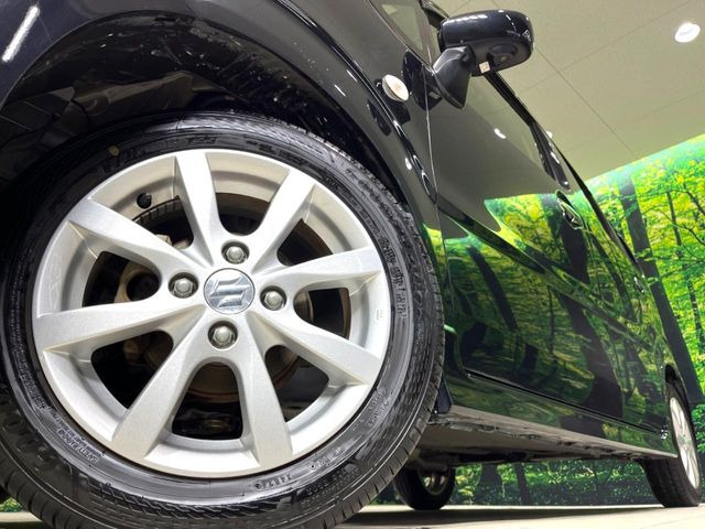 �y�����A���~�z�C�[���z�O�ςɃ}�b�`���������A���~�z�C�[���𑕒����Ă���܂��B�e��ЊO�A���~�z�C�[����A�X�^�b�h���X�^�C�����戵�����Ă���܂��B���񂲑��k����������