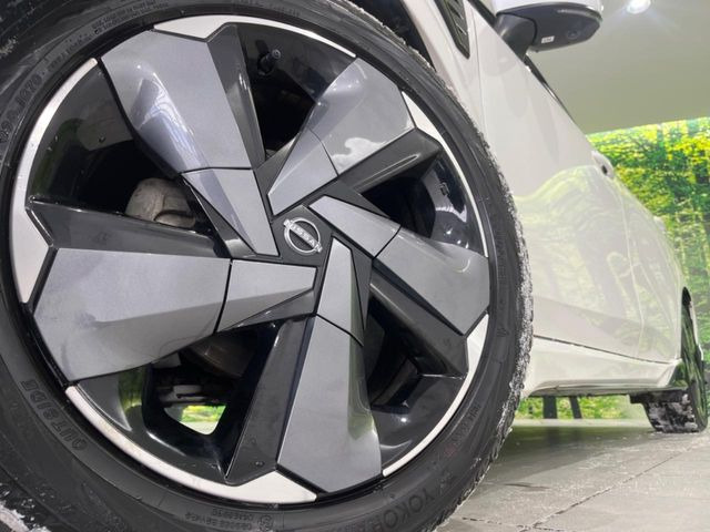 �y����17�C���`�A���~�z�C�[���z�O�ςɃ}�b�`���������A���~�z�C�[���𑕒����Ă���܂��B�e��ЊO�A���~�z�C�[����A�X�^�b�h���X�^�C�����戵�����Ă���܂��B���񂲑��k����������