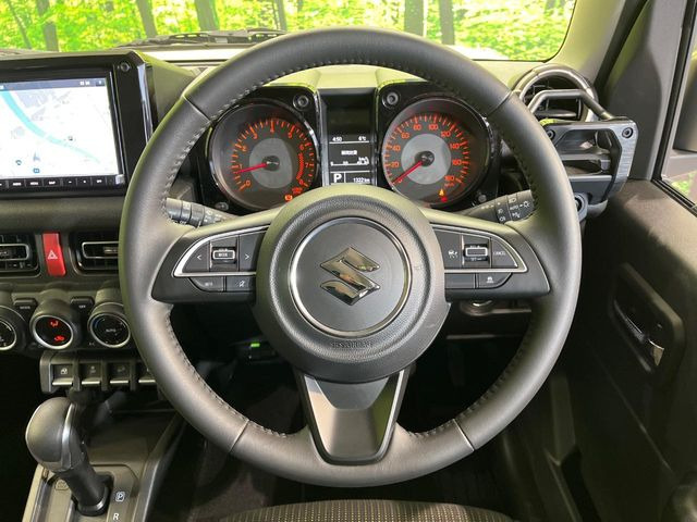 �y�����v�����X�e�A�����O�z�㎿�Ȋv���g�p���邱�ƂŁA��ɂ����������݂ƂĂ��^�]���₷���n���h���ł���