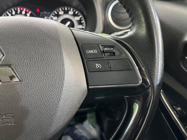 �y�N���[�Y�R���g���[���z�������H�����N���N���s�B�A�N�Z���𗣂��Ă���葬�x�ő��s���ł��A�������^�]���̕��S���y��!�����E�������ȒP�ȃX�C�b�`����Œ����ł��܂��B