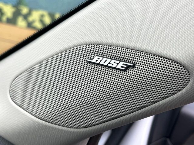 �yBOSE�T�E���h�V�X�e���z���[�J�[�I�v�V�����̍��i�ʃT�E���h�V�X�e���𓋍ځB��p�̃`���[�j���O���{���ꂽ�召�l�X�ȃX�s�[�J�[����ǎ��ȃT�E���h���t�ł��A�Տꊴ���ӂ�鉹����Ԃ����o���܂��B