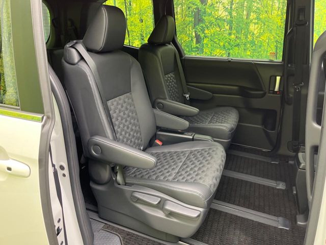 �y�n�[�t���U�[�V�[�g�z�������ƍ���S�n�𗼗������l�C�̃V�[�g���w�ʁE���ʂ̃t�@�u���b�N�f�ނ́A�ʋC���̗ǂ��⊊��ɂ����ɗD��Ă��܂��B�C���╞���ɍ��E���ꂸ���K�ɂ���肢�������܂��B