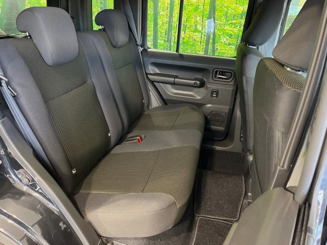 ���i���ȃI���W�i���t���A�}�b�g���I�v�V�����ɂĂ��p�ӂ��Ă���܂��B���D���ȃf�U�C����J���[�����Ԃɍ��킹�đI��ł����������Ƃ��ł��܂���