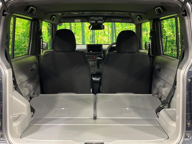 ���i�̂���������ʋ΁A���}���ɏ\���ȉ׎��X�y�[�X���m�ۂ��Ă���܂��B�Z�J���h�V�[�g��|���ƁA�傫�ȉו��̐ύڂ��\�ł���