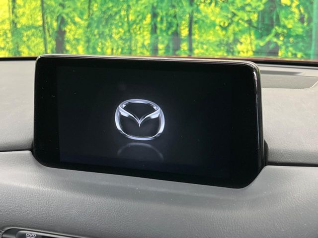 �y8�C���`�}�c�_�R�l�N�g�z�ԓ��̕��͋C�Ƀ}�b�`������^�̃f�B�X�v���C�B�X�}�z�ڑ��ł̃i�r�g�p��Bluetooth�Đ����A�l�X�ȋ@�\���y���߂܂��B�����I�ȃ_�C�������삪�\�ŁA�g��������ǍD�ł��B