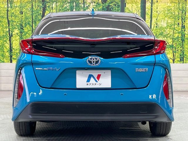 安心の最長10年・走行無制限保証(有償)をご用意。保証内容も充実はもちろん、無料点検&オイル交換や、年中無休の全国・24時間ロードサービスも付帯されておりますのでご安心下さい。