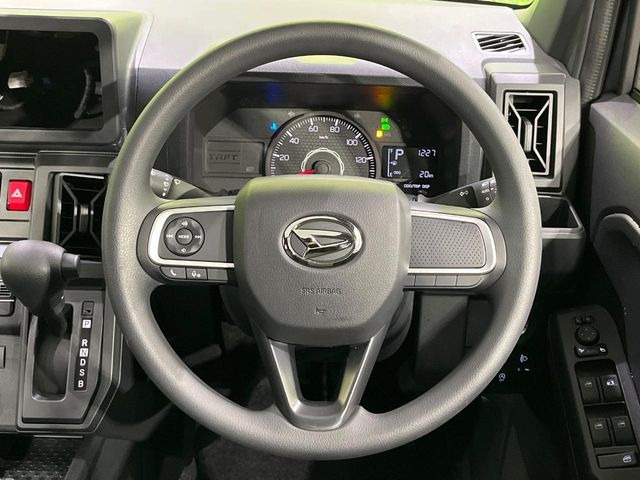 �y�X�e�A�����O�X�C�b�`�z�^�]���A�O������ڐ������炷���ƂȂ��A�I�[�f�B�I���̑��삪�\�ȕ֗��@�\!���S&���K�ȃh���C�u�����o���Ă���܂���