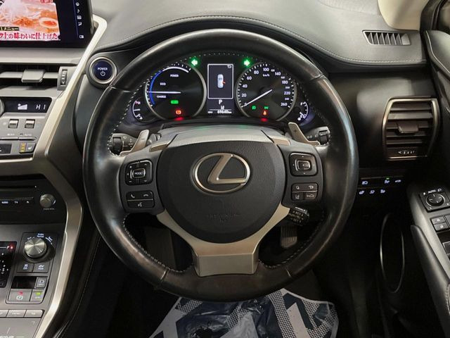 �y�����v�����X�e�A�����O�z�㎿�Ȋv���g�p���邱�ƂŁA��ɂ����������݂ƂĂ��^�]���₷���n���h���ł���