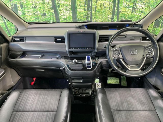 フリードハイブリッド