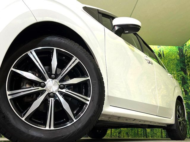 �y16�C���`�A���~�z�C�[���z�O�ςɃ}�b�`�����A���~�z�C�[���𑕒����Ă���܂��B�e��A���~�z�C�[����A�X�^�b�h���X�^�C�����戵�����Ă���܂��B���񂲑��k����������