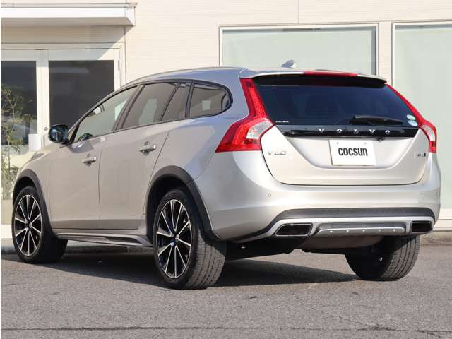 �V�i�����o�b�e���[�̓h�C�c��VARTA(�o���^)���g�p���܂��B���B�Ԃ̏����i�ɍ̗p����鍂�i���o�b�e���[�ł��B