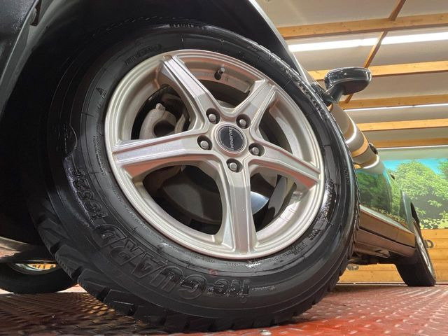 �y����18�C���`�A���~�z�C�[���z�O�ςɃ}�b�`���������A���~�z�C�[���𑕒����Ă���܂��B�e��ЊO�A���~�z�C�[����A�X�^�b�h���X�^�C�����戵�����Ă���܂��B���񂲑��k����������