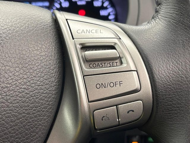 �y�N���[�Y�R���g���[���z�������H�����N���N���s�B�A�N�Z���𗣂��Ă���葬�x�ő��s���ł��A�������^�]���̕��S���y��!�����E�������ȒP�ȃX�C�b�`����Œ����ł��܂��B