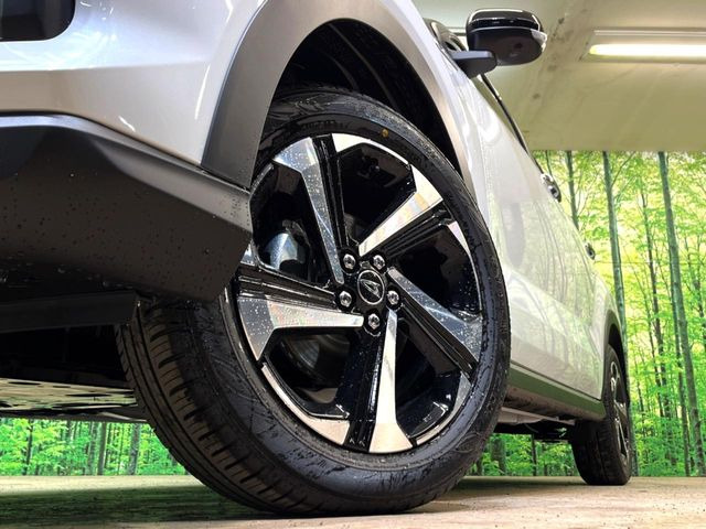 �y�����A���~�z�C�[���z�O�ςɃ}�b�`���������A���~�z�C�[���𑕒����Ă���܂��B�e��ЊO�A���~�z�C�[����A�X�^�b�h���X�^�C�����戵�����Ă���܂��B���񂲑��k����������