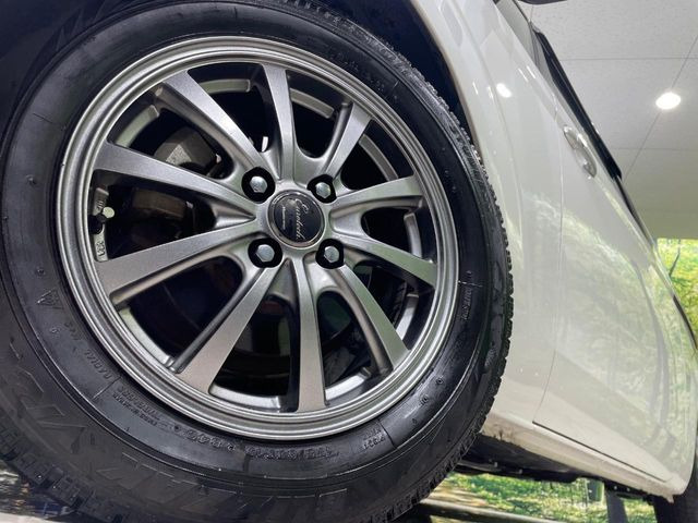 �y15�C���`�A���~�z�C�[���z�O�ςɃ}�b�`�����A���~�z�C�[���𑕒����Ă���܂��B�e��A���~�z�C�[����A�X�^�b�h���X�^�C�����戵�����Ă���܂��B���񂲑��k����������