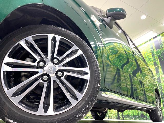 �y����15�C���`�A���~�z�C�[���z�O�ςɃ}�b�`���������A���~�z�C�[���𑕒����Ă���܂��B�e��ЊO�A���~�z�C�[����A�X�^�b�h���X�^�C�����戵�����Ă���܂��B���񂲑��k����������