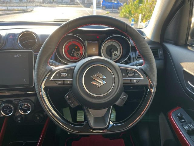 �y�X�G�[�h�X�e�A�����O�z����ɂ����f�ނ��̗p����A�O���b�v���\�ɗD�ꂽ�X�e�A�����O�ł��B�n���h�����O���̑��쐫�����サ�A���S�E���S�ȑ��s�ɍv�����܂��B���������ӂ�錩���ڂ������ł��ˁ�