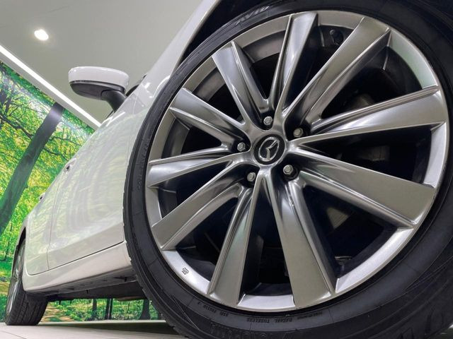 �y����19�C���`�A���~�z�C�[���z�O�ςɃ}�b�`���������A���~�z�C�[���𑕒����Ă���܂��B�e��ЊO�A���~�z�C�[����A�X�^�b�h���X�^�C�����戵�����Ă���܂��B���񂲑��k����������