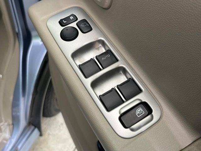 �y�d���i�[�~���[�z�T�C�h�~���[�͓d���i�[���ƂȂ��Ă���A�������ԏ�ł��L�Y�������X�N��}�����܂��B