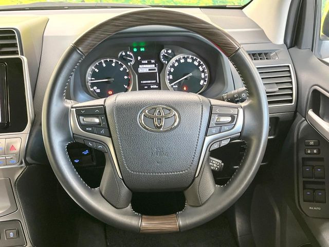 �y�X�e�A�����O�X�C�b�`�z�^�]���A�O������ڐ������炷���ƂȂ��A�I�[�f�B�I���̑��삪�\�ȕ֗��@�\!���S&���K�ȃh���C�u�����o���Ă���܂���