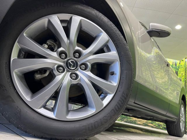 �y����18�C���`�A���~�z�C�[���z�O�ςɃ}�b�`���������A���~�z�C�[���𑕒����Ă���܂��B�e��ЊO�A���~�z�C�[����A�X�^�b�h���X�^�C�����戵�����Ă���܂��B���񂲑��k����������