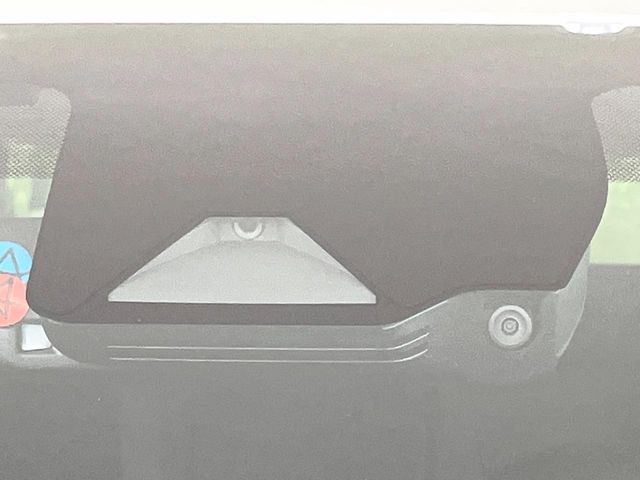 �y�g���^�Z�[�t�e�B�Z���X�z���s���ɑO���̎ԗ�����F�����A�Փ˂������Ȏ��͌x��ƃu���[�L�ŏՓˉ���Ɣ�Q�y�����A�V�X�g�B�����S�Ƀh���C�u�����y���݂��������܂��B