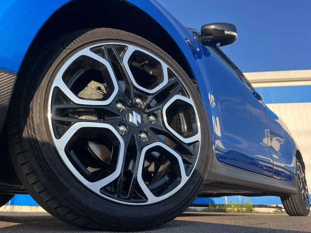 �y�����A���~�z�C�[���z�O�ςɃ}�b�`���������A���~�z�C�[���𑕒����Ă���܂��B�e��ЊO�A���~�z�C�[����A�X�^�b�h���X�^�C�����戵�����Ă���܂��B���񂲑��k����������