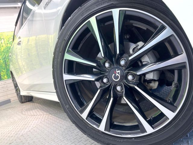 【純正アルミホイール】外観にマッチした純正アルミホイールを装着しております。各種社外アルミホイールや、スタッドレスタイヤも取扱いしております。是非ご相談ください♪