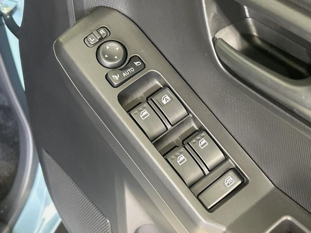 �y�d���i�[�~���[�z�T�C�h�~���[�͓d���i�[���ƂȂ��Ă���A�������ԏ�ł��L�Y�������X�N��}�����܂��B