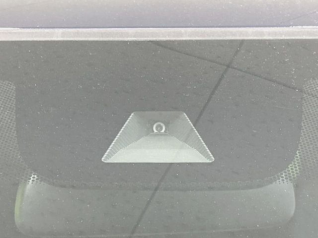 �y�z���_�Z���V���O�z���s���ɑO���̎ԗ�����F�����A�Փ˂������Ȏ��͌x��ƃu���[�L�ŏՓˉ���Ɣ�Q�y�����A�V�X�g�B�����S�Ƀh���C�u�����y���݂��������܂��B