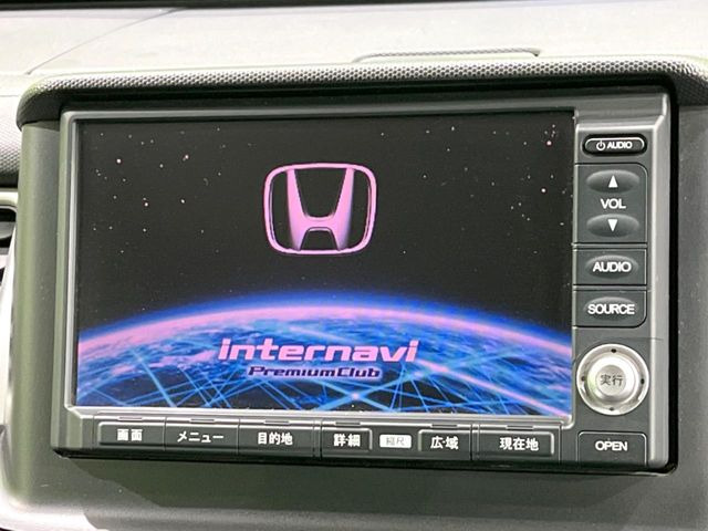 �y�����i�r�z�l�C�̏����i�r�𑕔����Ă���܂��B�i�r�̎g���₷���͂������A�I�[�f�B�I�@�\���[��!�L�����v�◷�s�͂������A�ʋ΂┃�����ȂǕ��i�̃h���C�u���y�����Ȃ�͂���