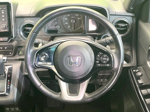 �y�����v�����X�e�A�����O�z�㎿�Ȋv���g�p���邱�ƂŁA��ɂ����������݂ƂĂ��^�]���₷���n���h���ł���