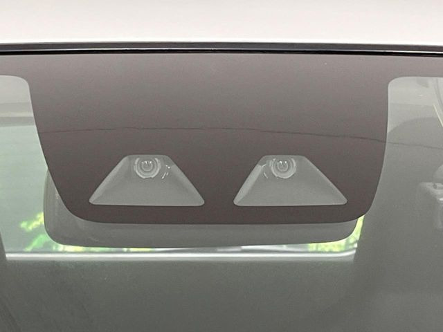 �y�X�}�[�g�A�V�X�g�z���s���ɑO���̎ԗ�����F�����A�Փ˂������Ȏ��͌x��ƃu���[�L�ŏՓˉ���Ɣ�Q�y�����A�V�X�g�B�����S�Ƀh���C�u�����y���݂��������܂��B